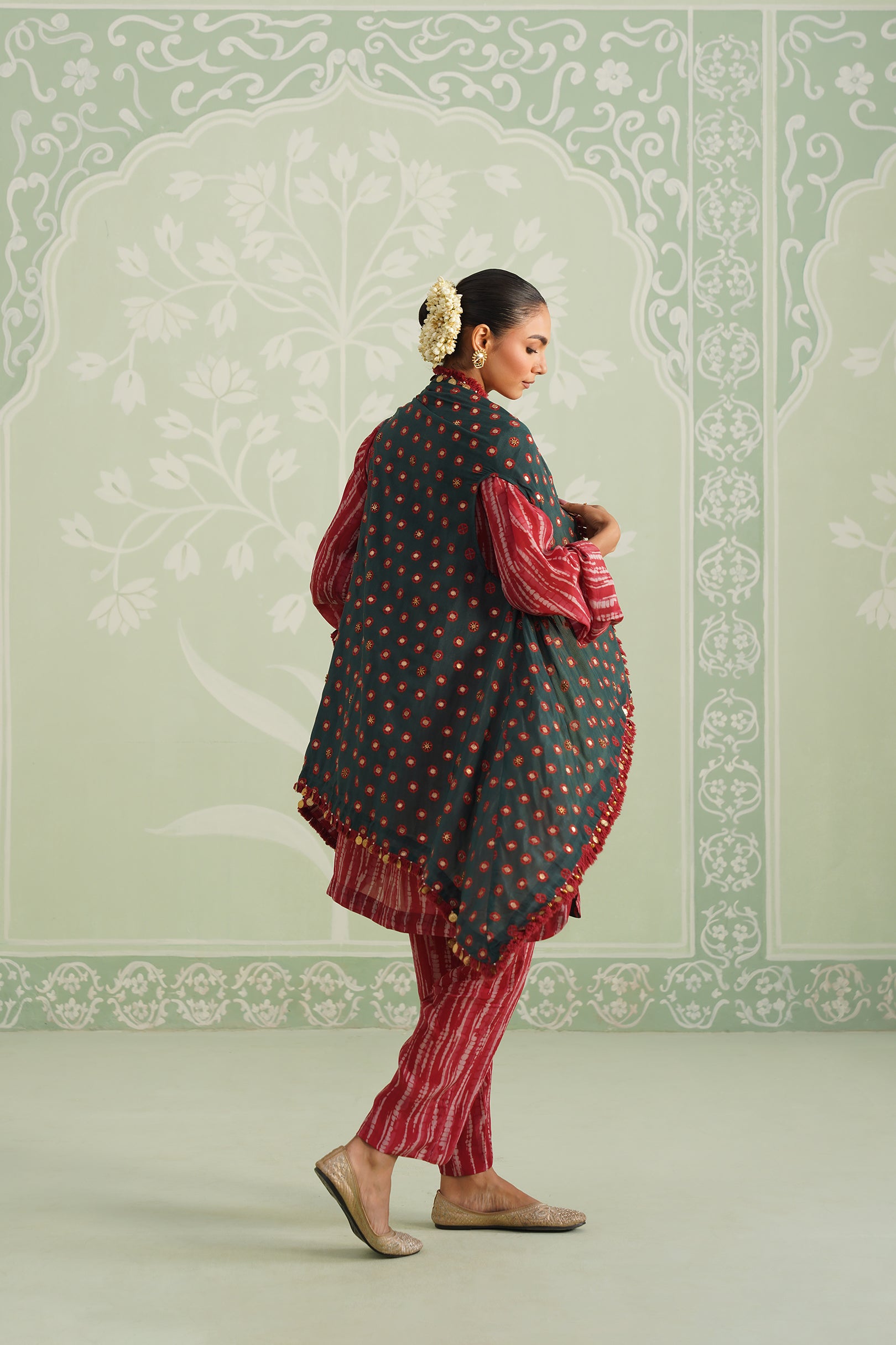 Riana Embroidered Crepe Matching Set