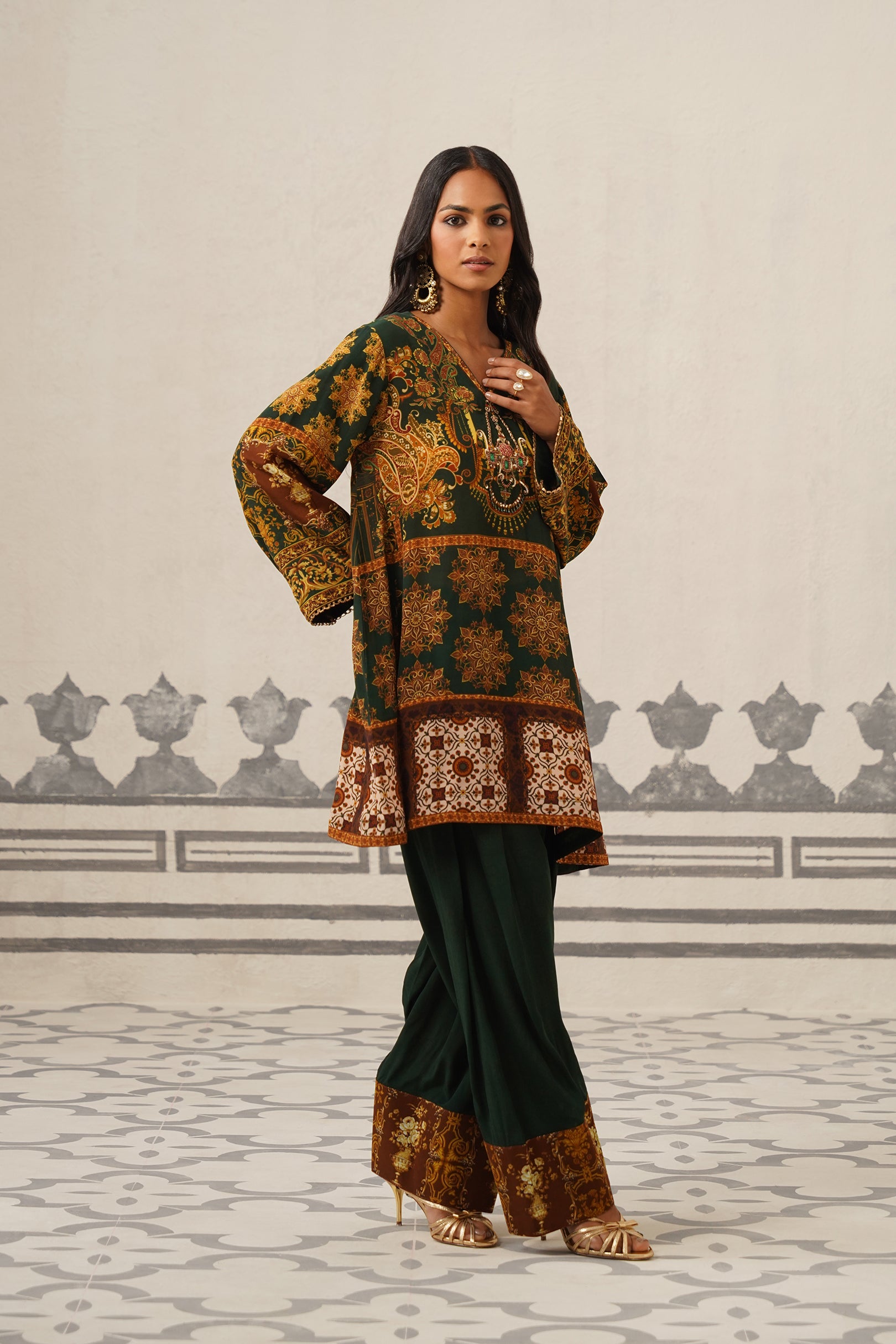 Arya Crepe Printed Suit Set