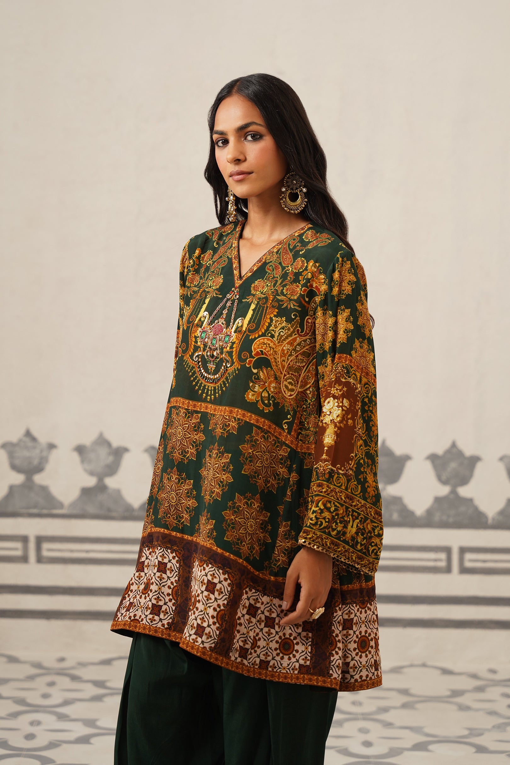 Arya Crepe Printed Suit Set