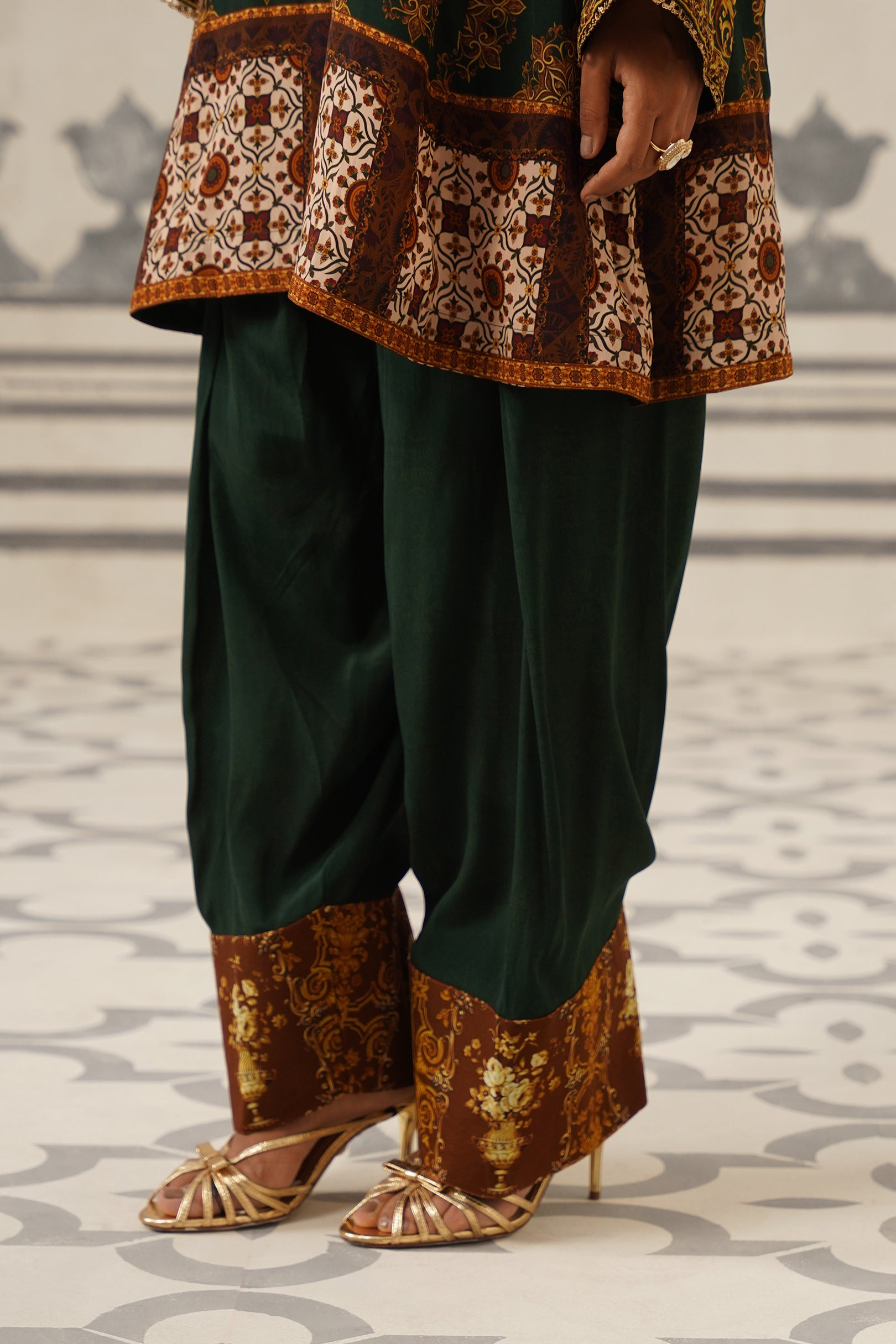 Arya Crepe Printed Suit Set