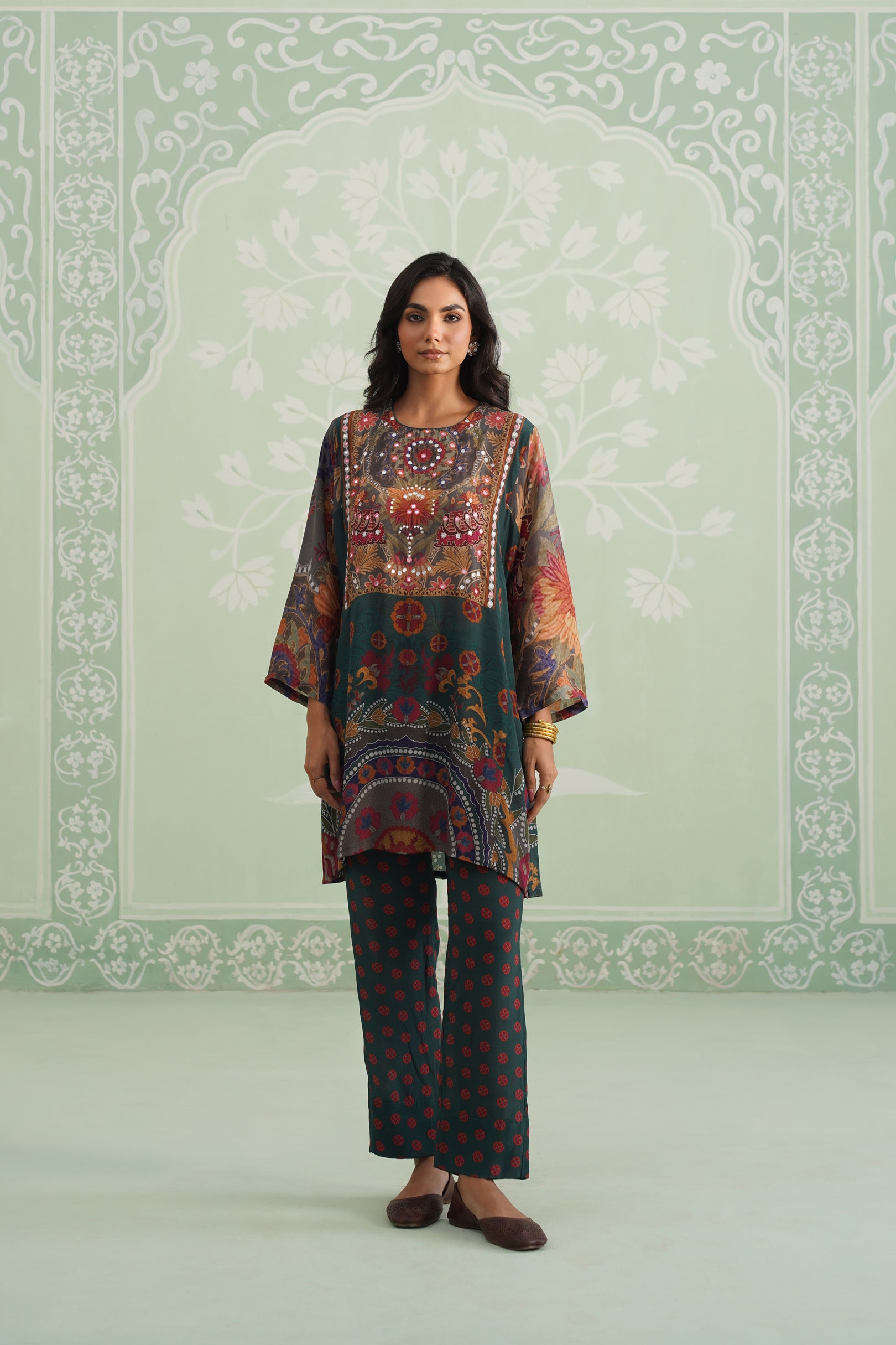 Kinni Printed Hand Embroidered Crepe Matching Set