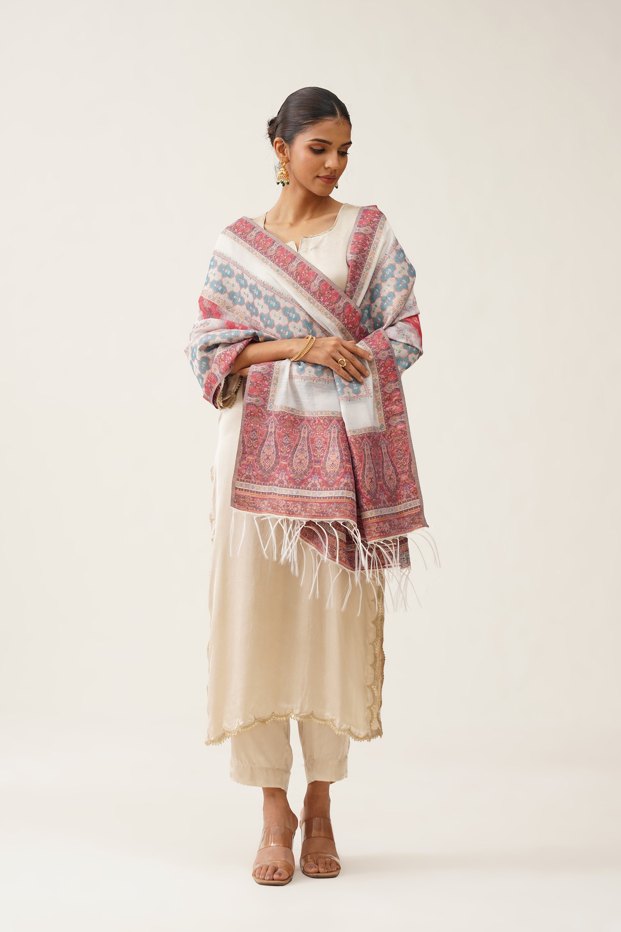 Mallika Kaani Dupatta With Tassels - Neetika Chopra