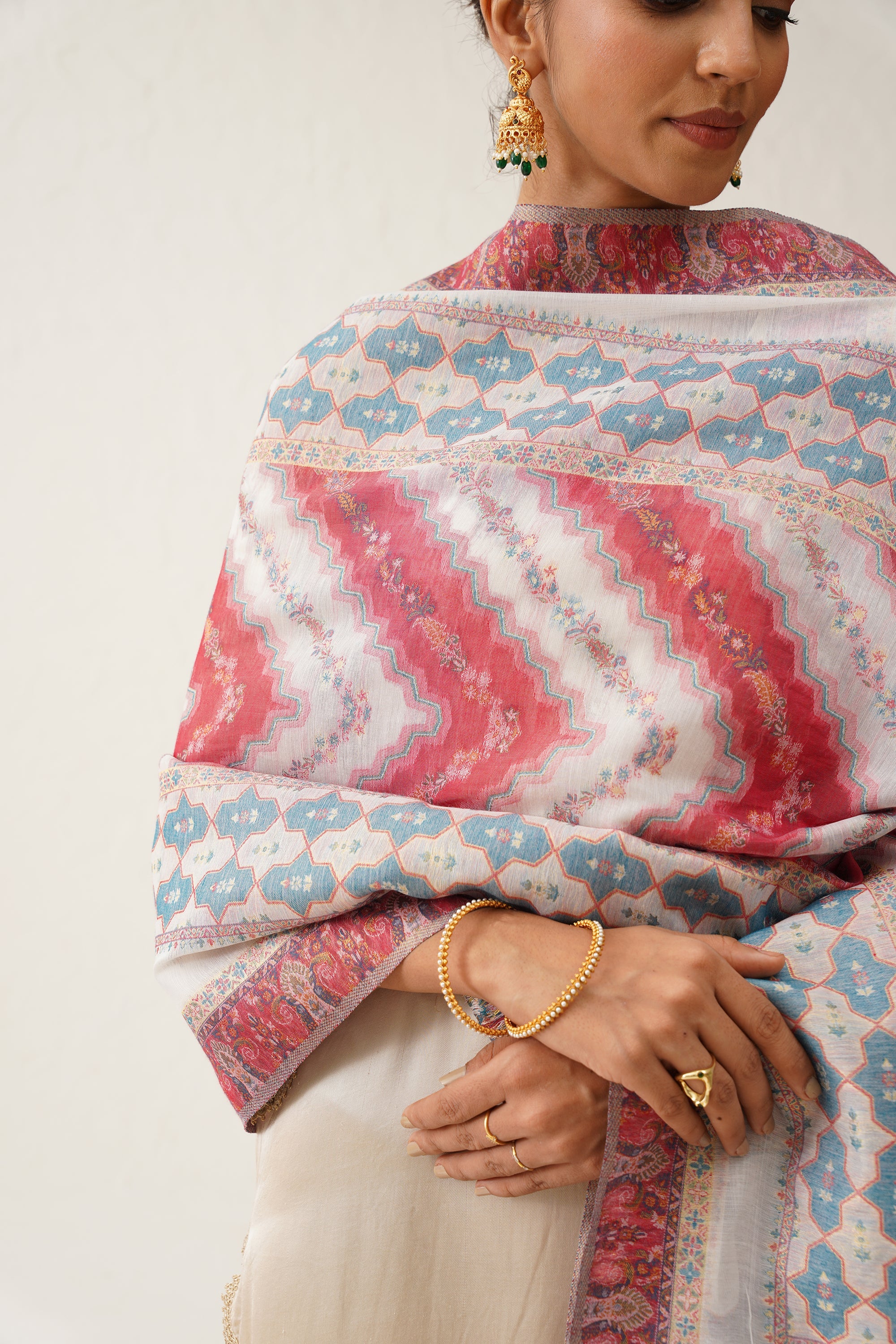 Mallika Kaani Dupatta With Tassels - Neetika Chopra