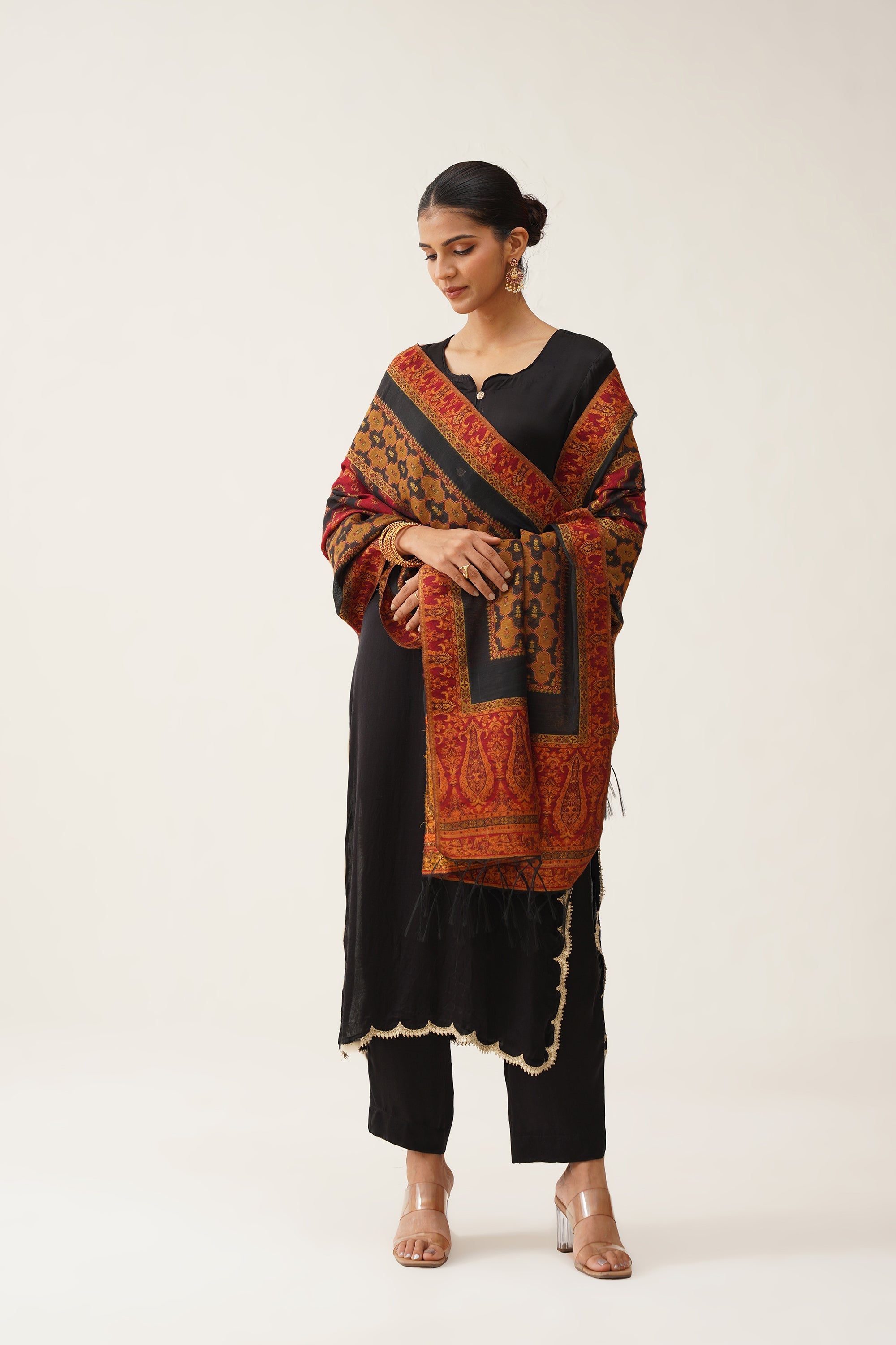 Sukhmani Kaani Dupatta With Tassel - Neetika Chopra