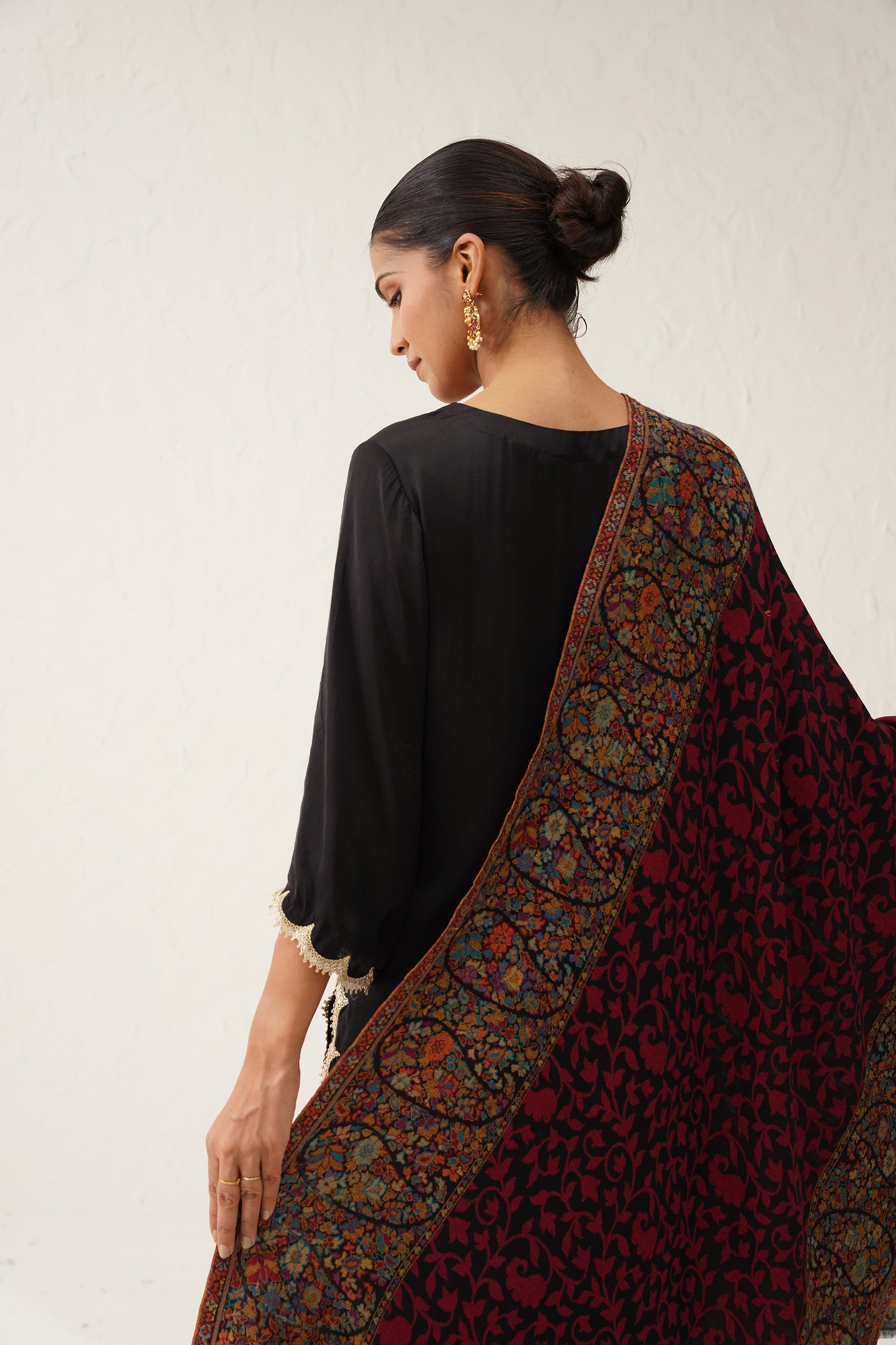 Fariza Kaani Woollen Shawl - Neetika Chopra