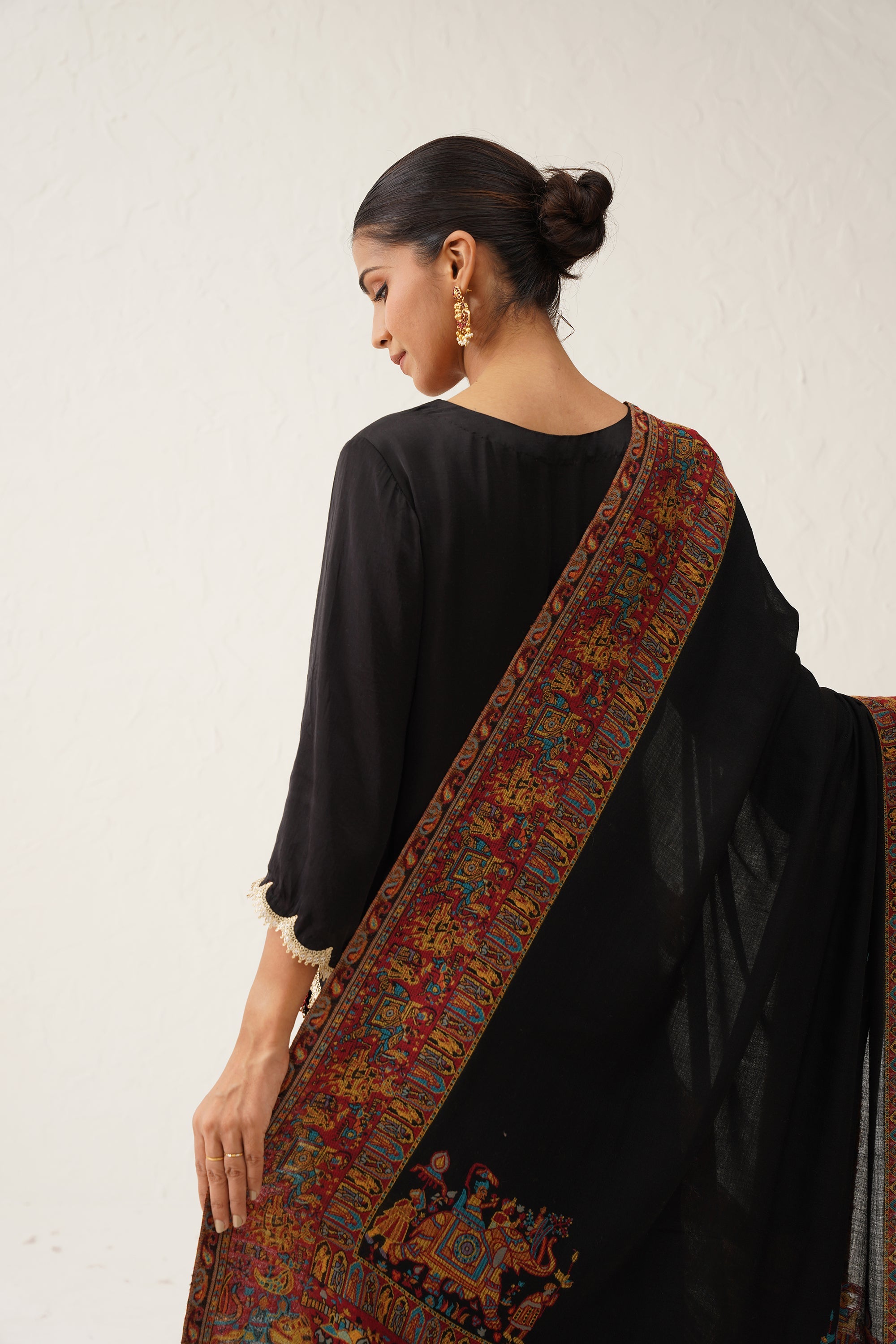 Siya Kaani Woollen Shawl - Neetika Chopra