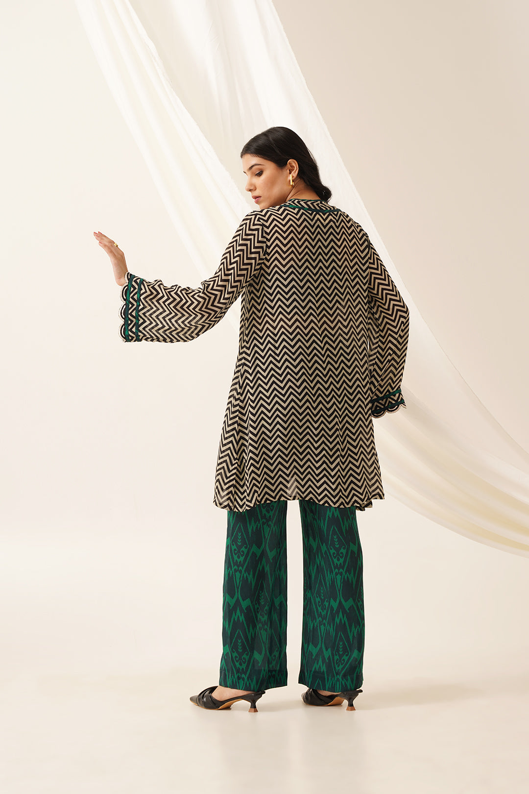 Wogue Crepe Matching Set - Neetika Chopra