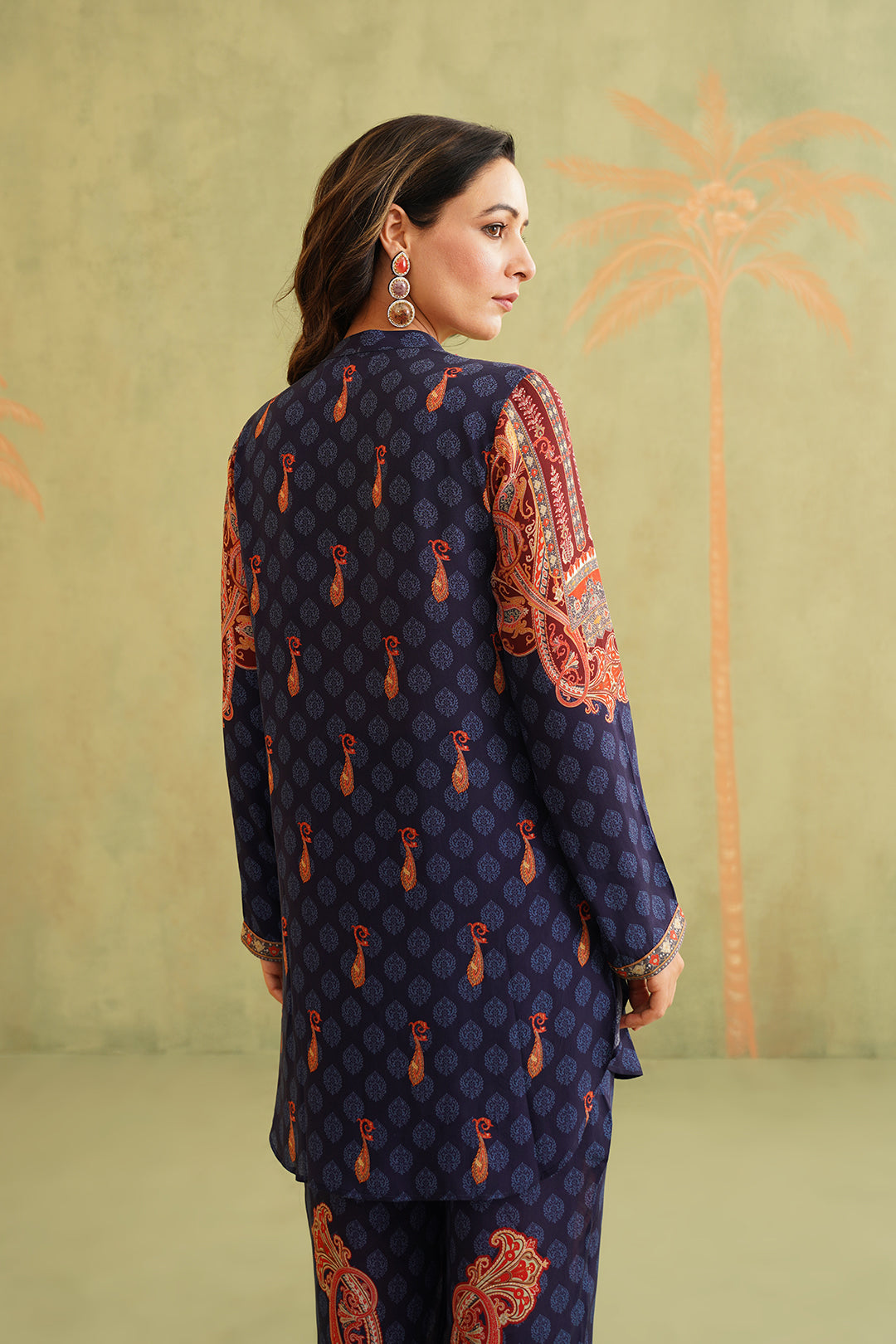 SANA HAND EMBROIDERED CREPE MATCHING SET - Neetika Chopra