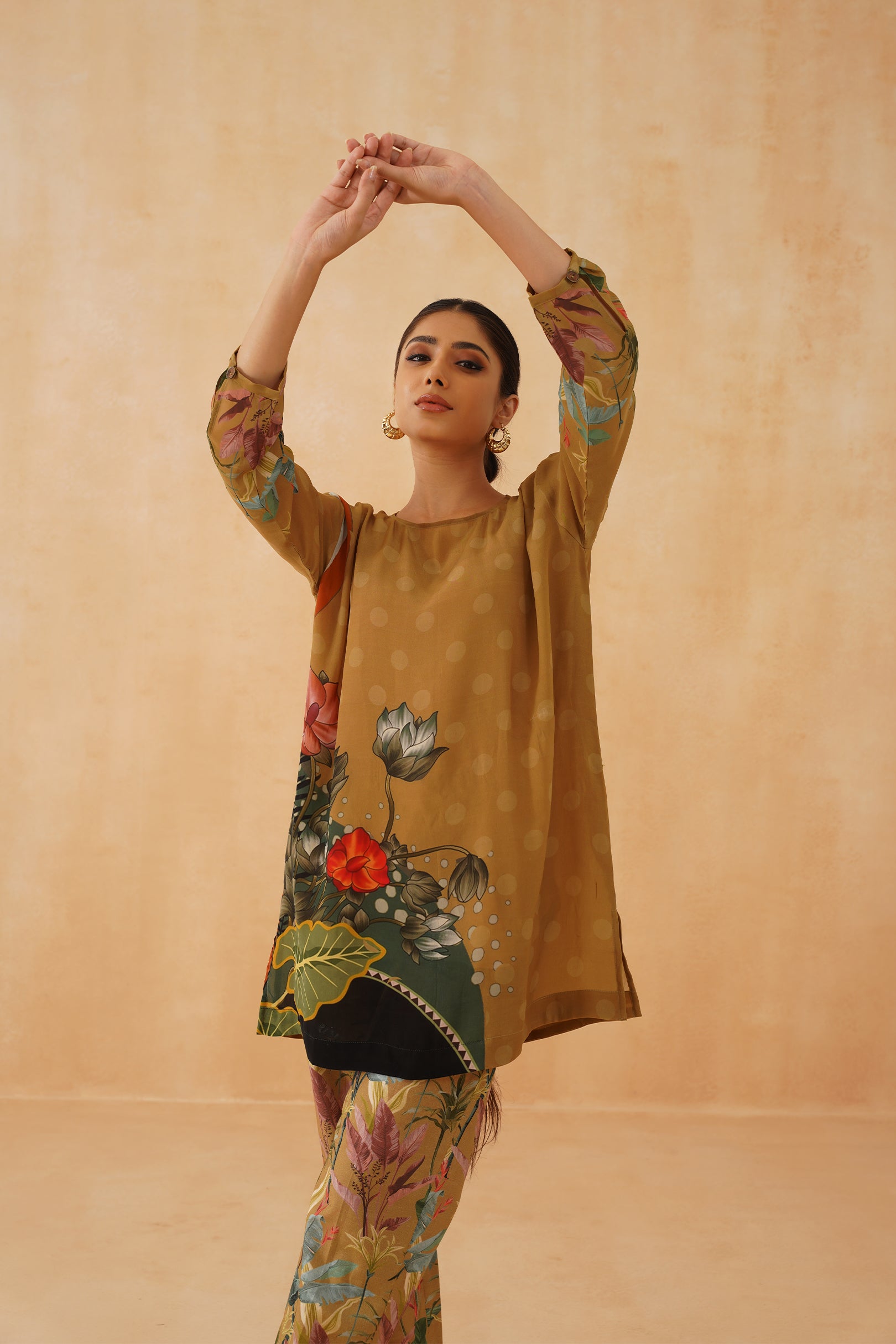 Water Lily Linen Crepe Matching Set - Neetika Chopra