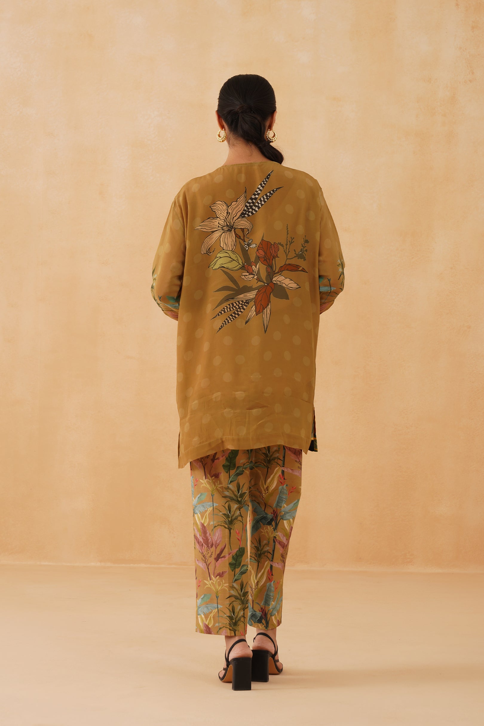 Water Lily Linen Crepe Matching Set - Neetika Chopra