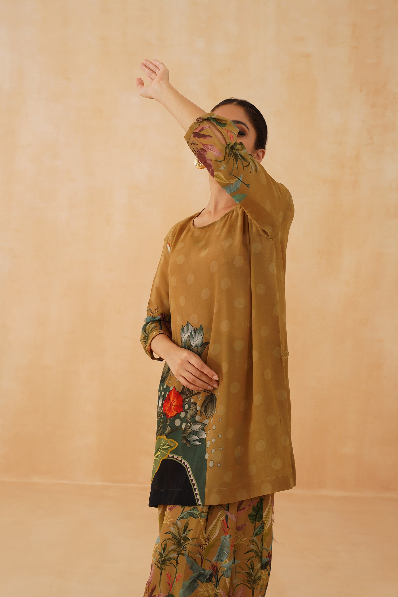 Zinia Linen Crepe Matching Set - Neetika Chopra