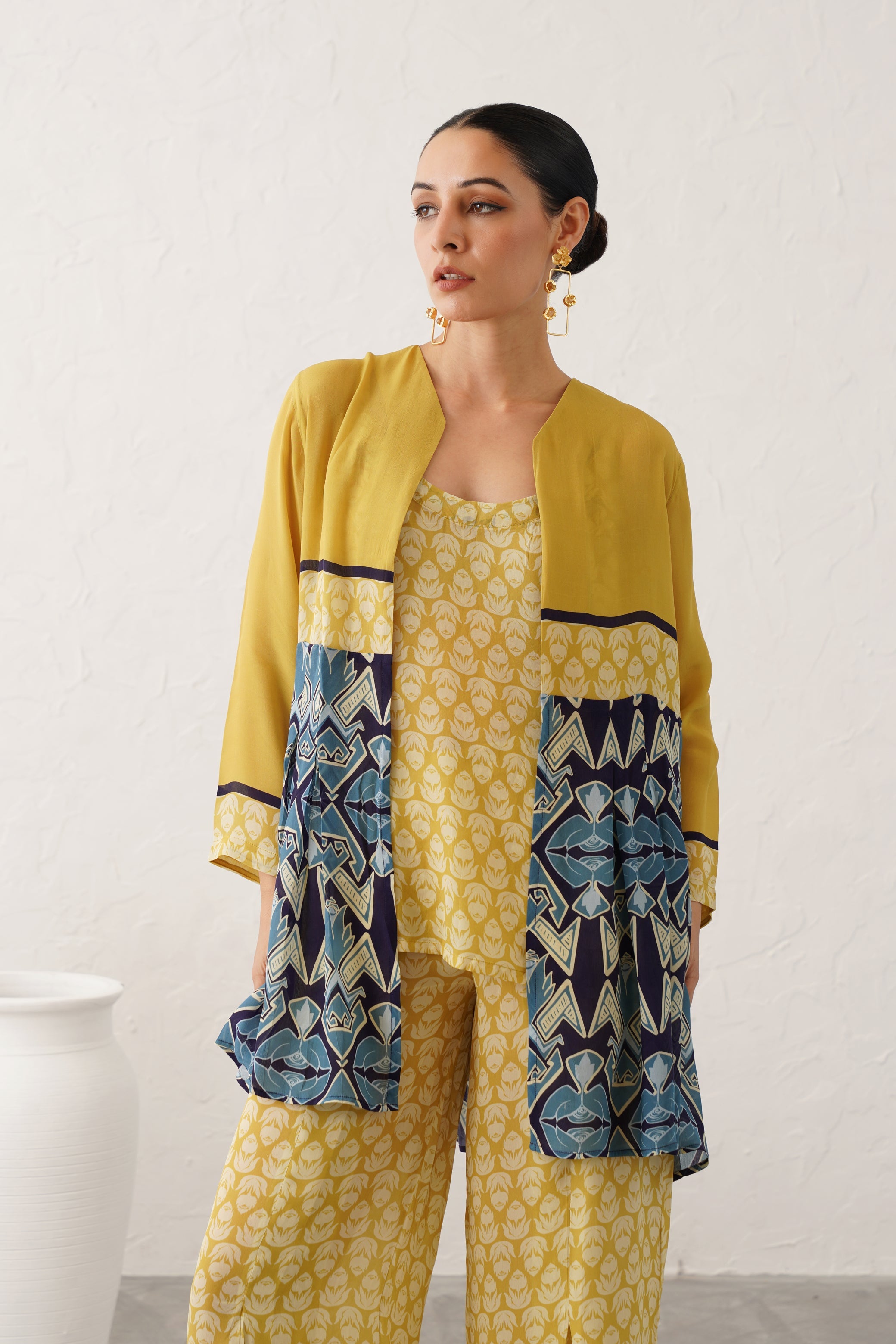 Daisy Daze Printed Crepe Set - Neetika Chopra