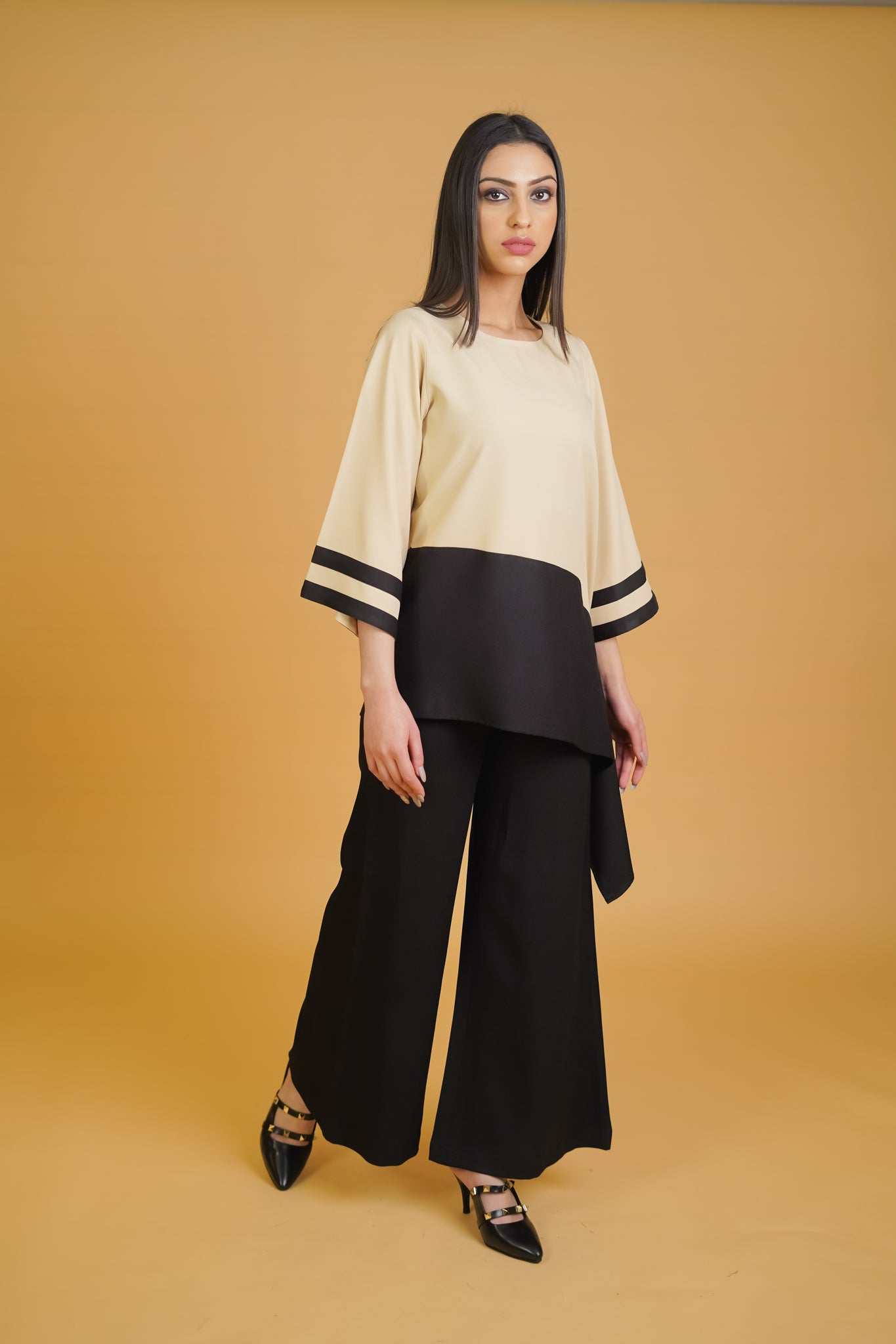 Cream & Black H/H Bubble Co-ord Set - Neetika Chopra