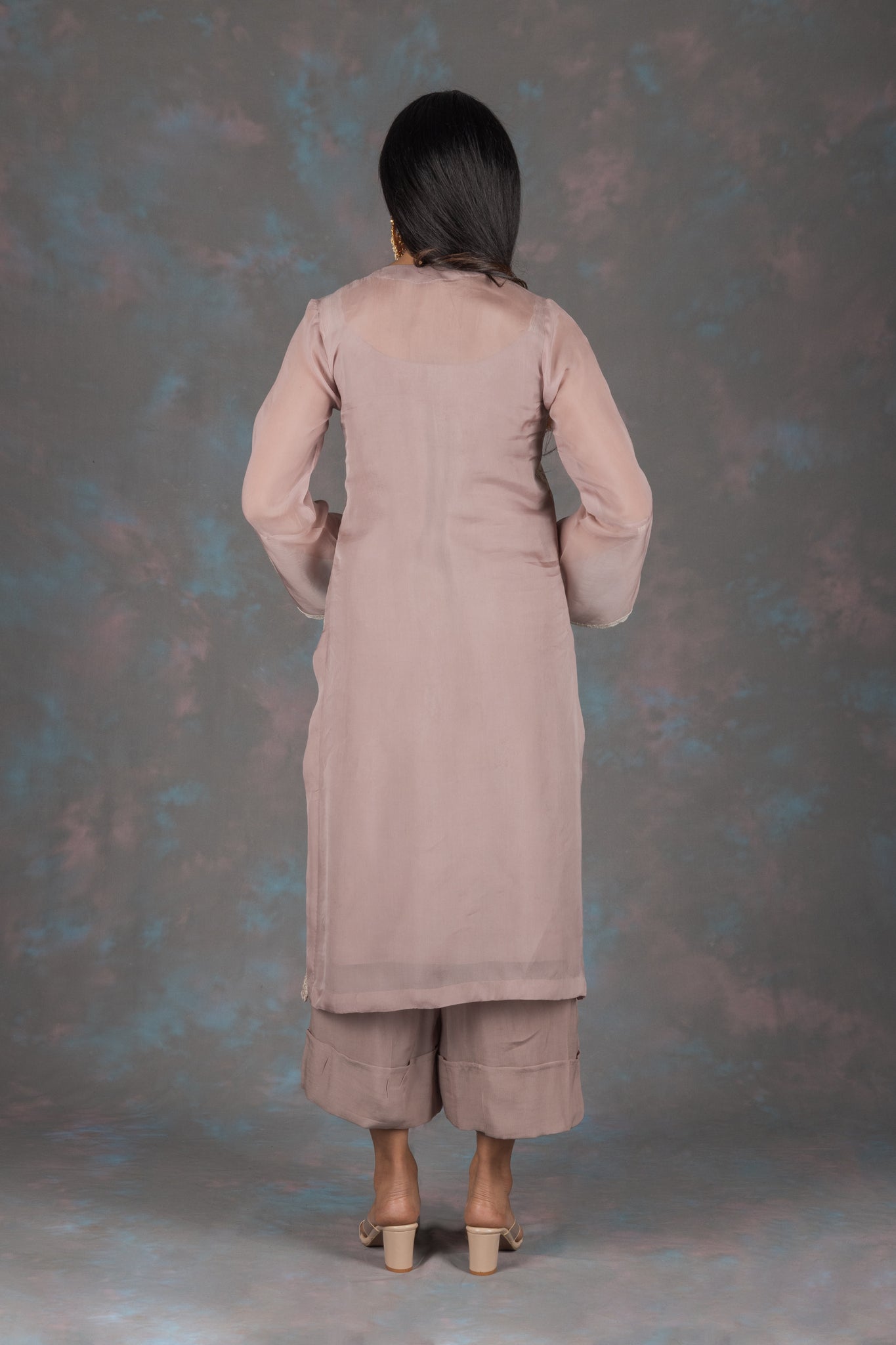 Taffy Embroidery Kurta Set - Neetika Chopra