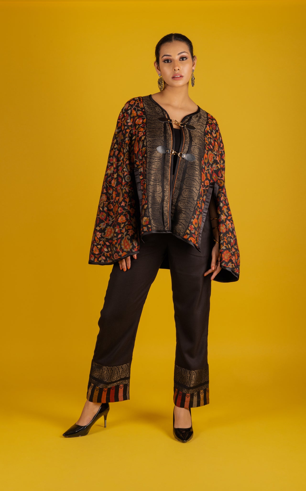 Woollen Kani Weave With Zari Co-ord set - Neetika Chopra