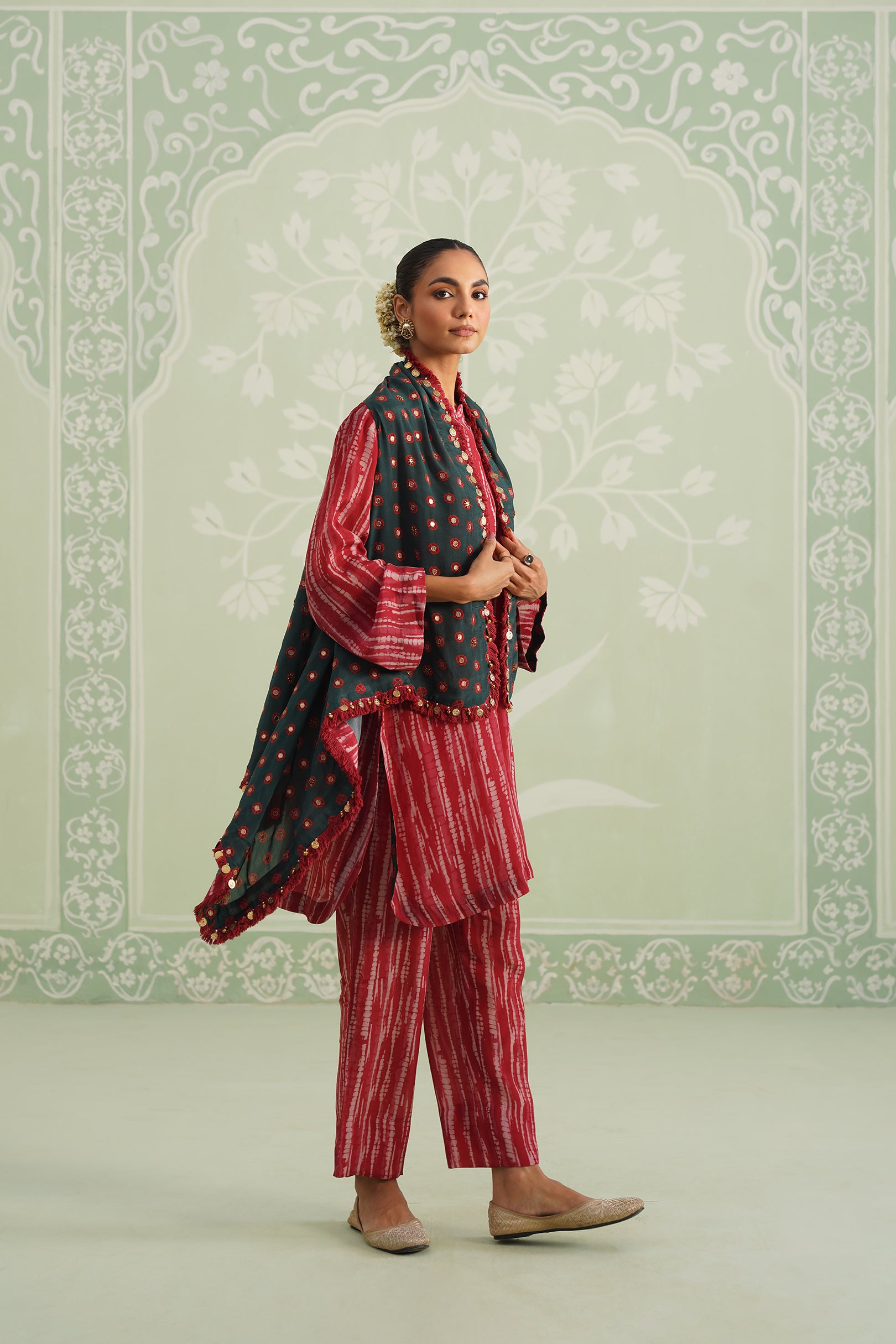 Riana Embroidered Crepe Matching Set