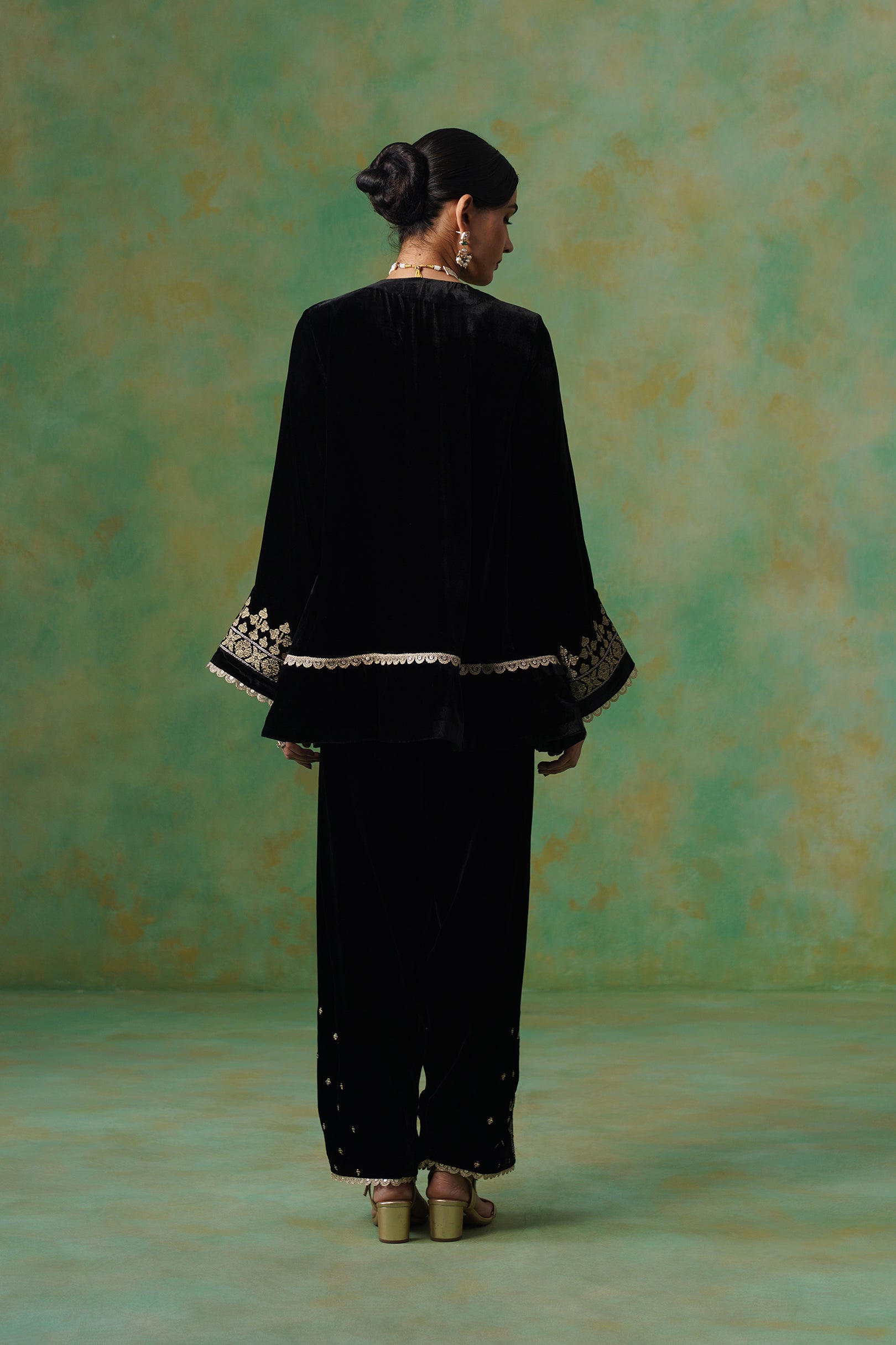 Kavya Embroidered Velvet Suit Set