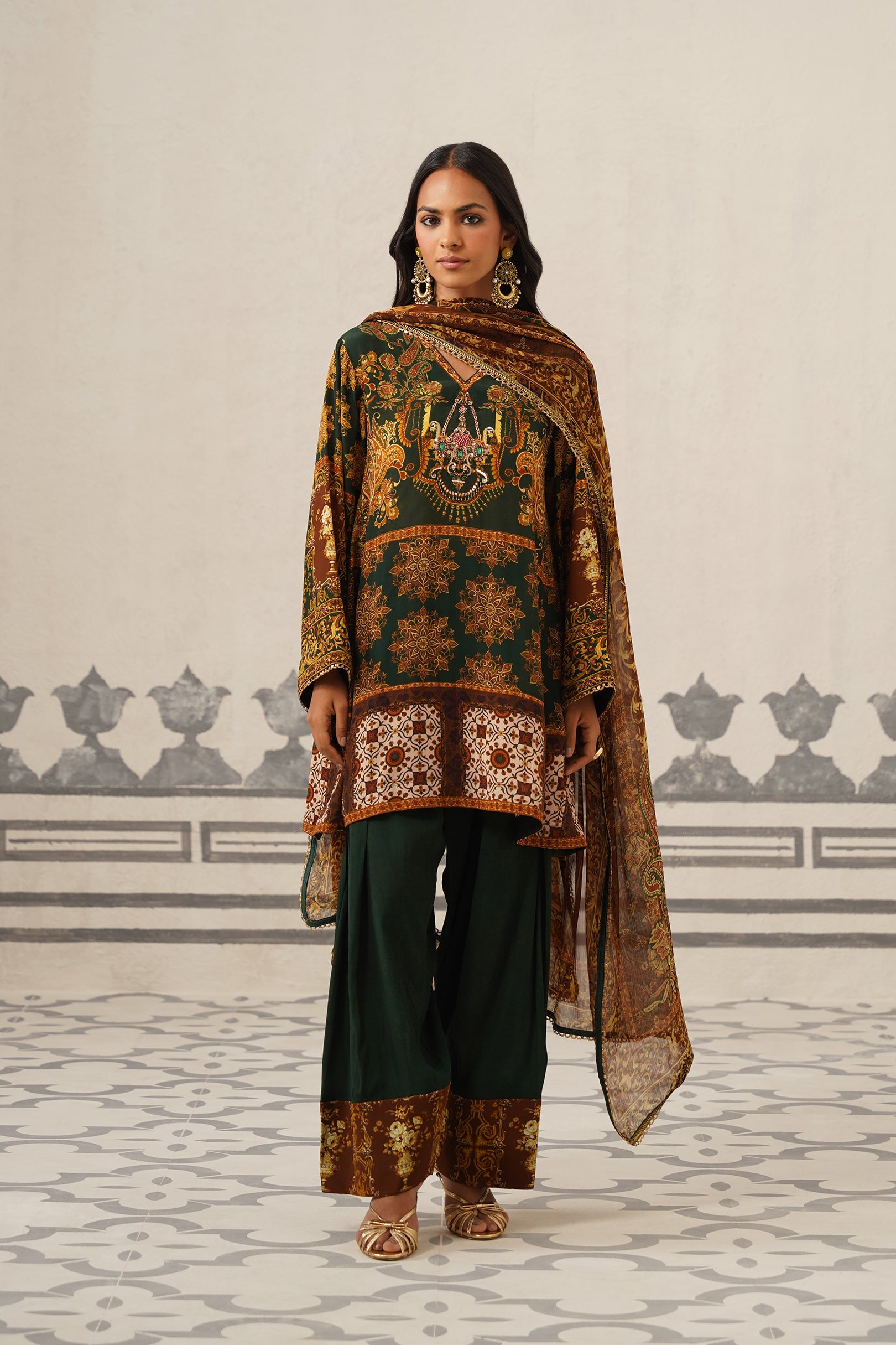 Arya Crepe Printed Suit Set