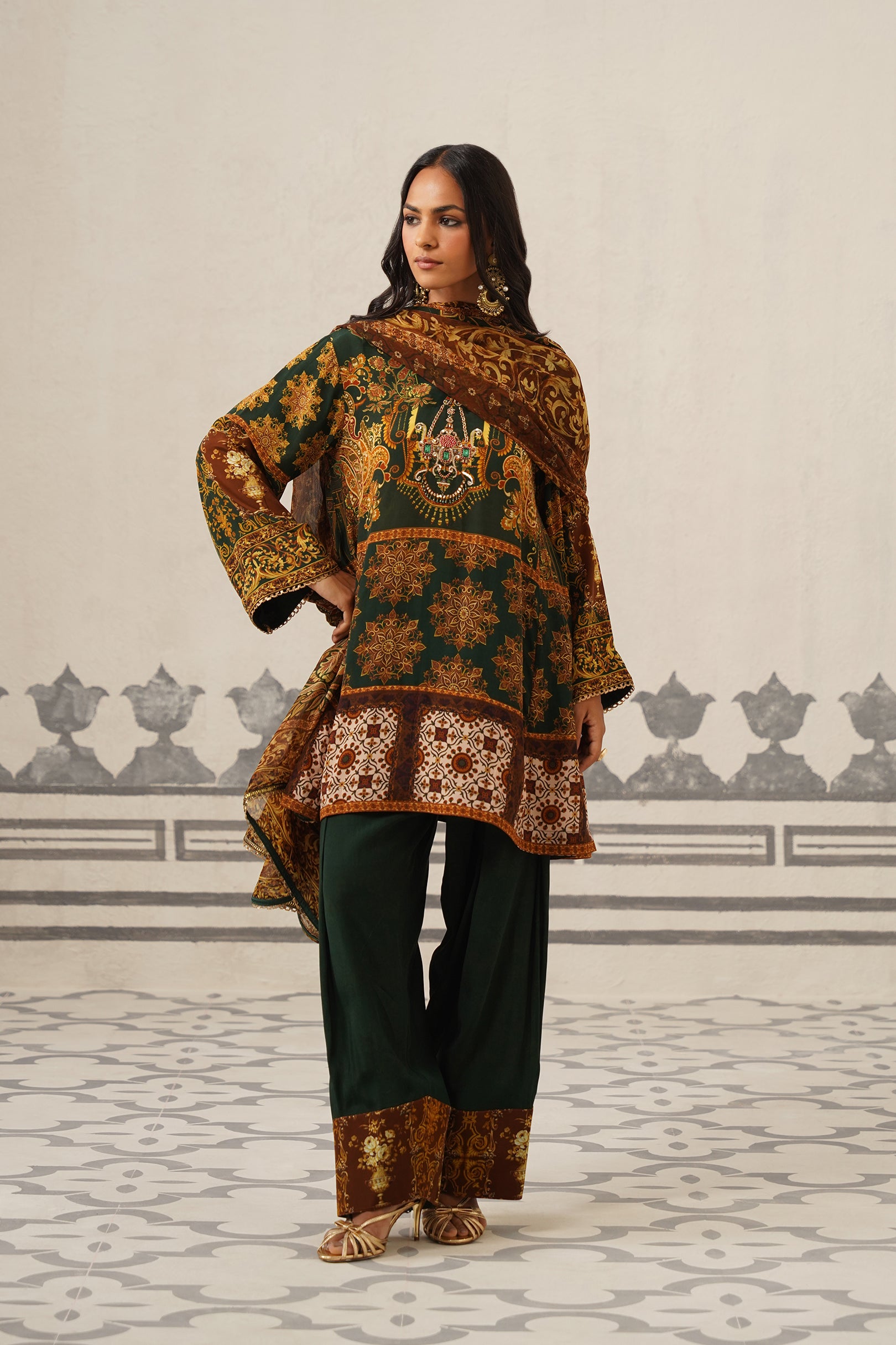 Arya Crepe Printed Suit Set
