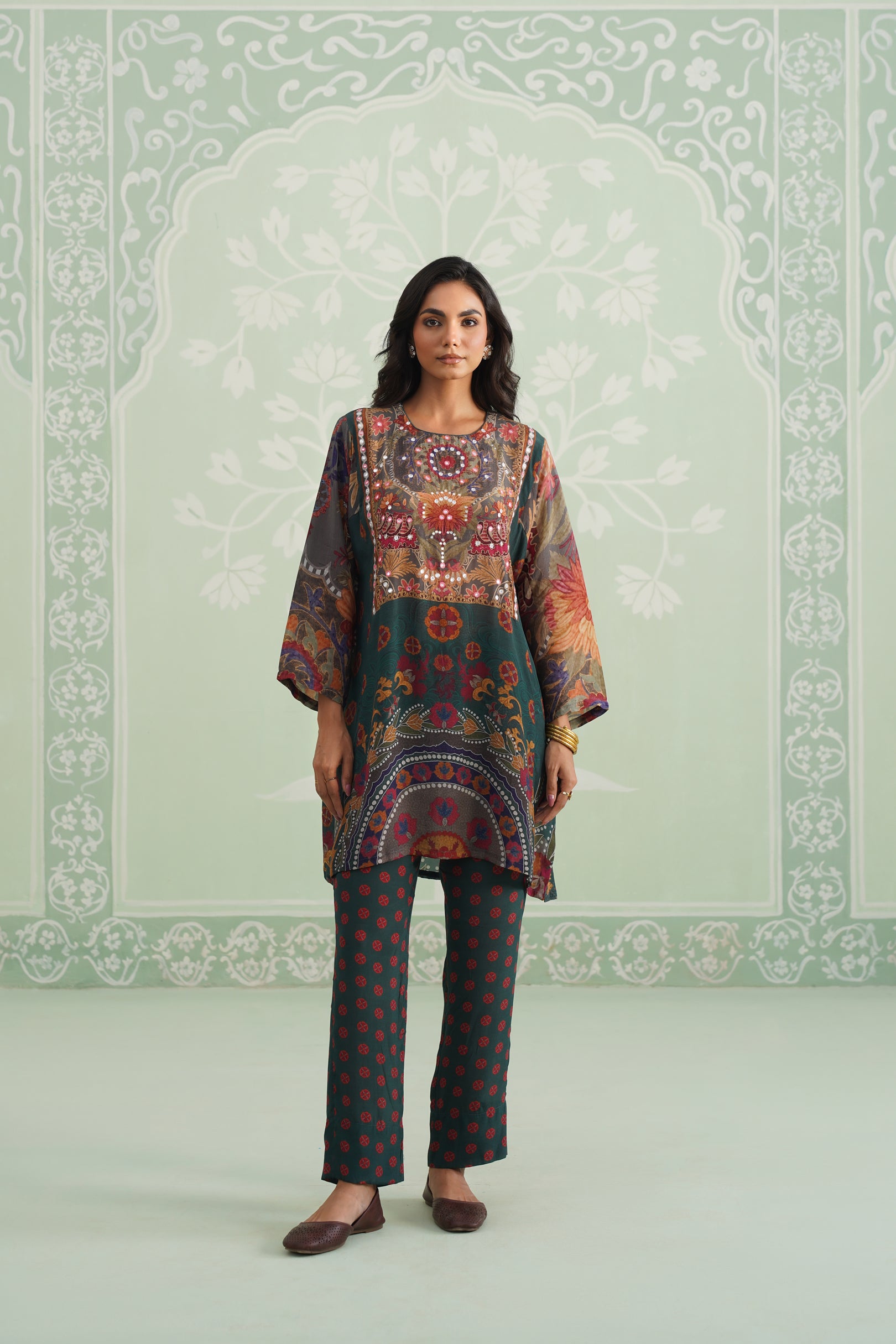 Kinni Printed Hand Embroidered Crepe Matching Set
