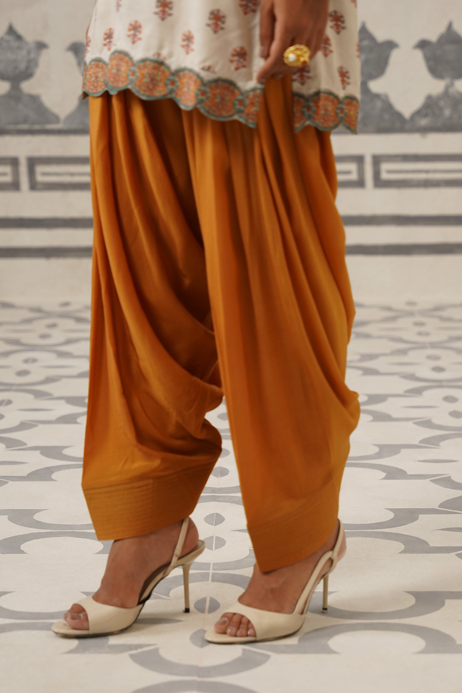 Maham Muslin Printed Suit Set