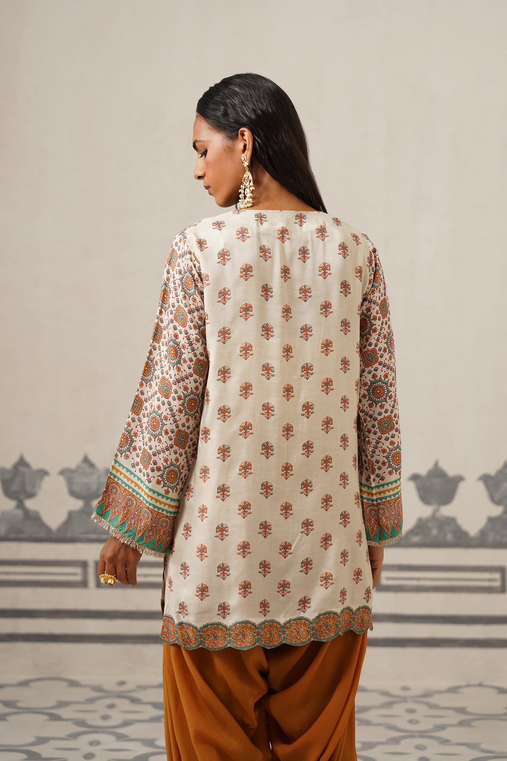 Maham Muslin Printed Suit Set