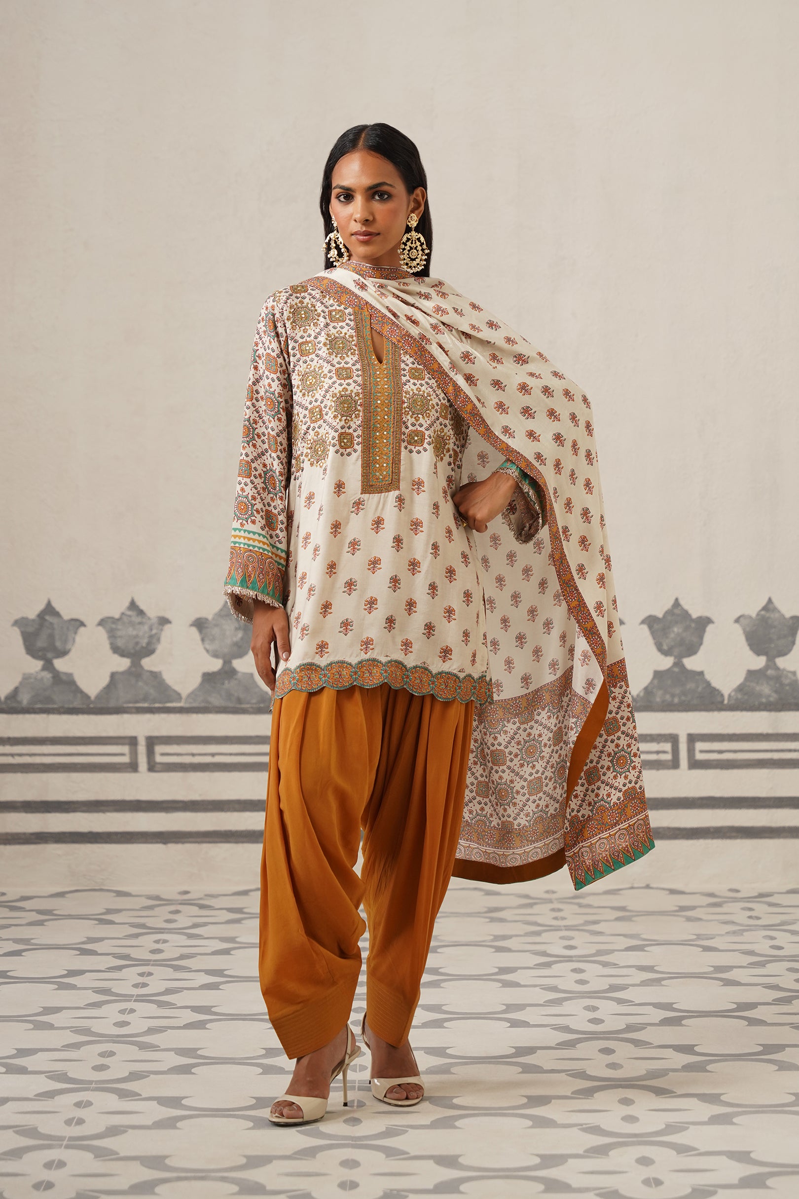 Maham Muslin Printed Suit Set