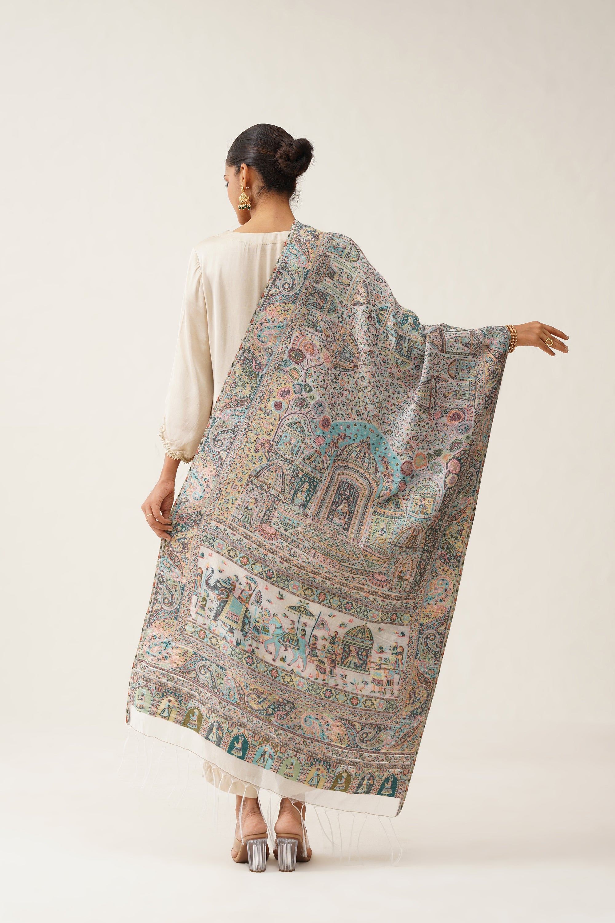 Kareena Kaani Dupatta With Tassels - Neetika Chopra
