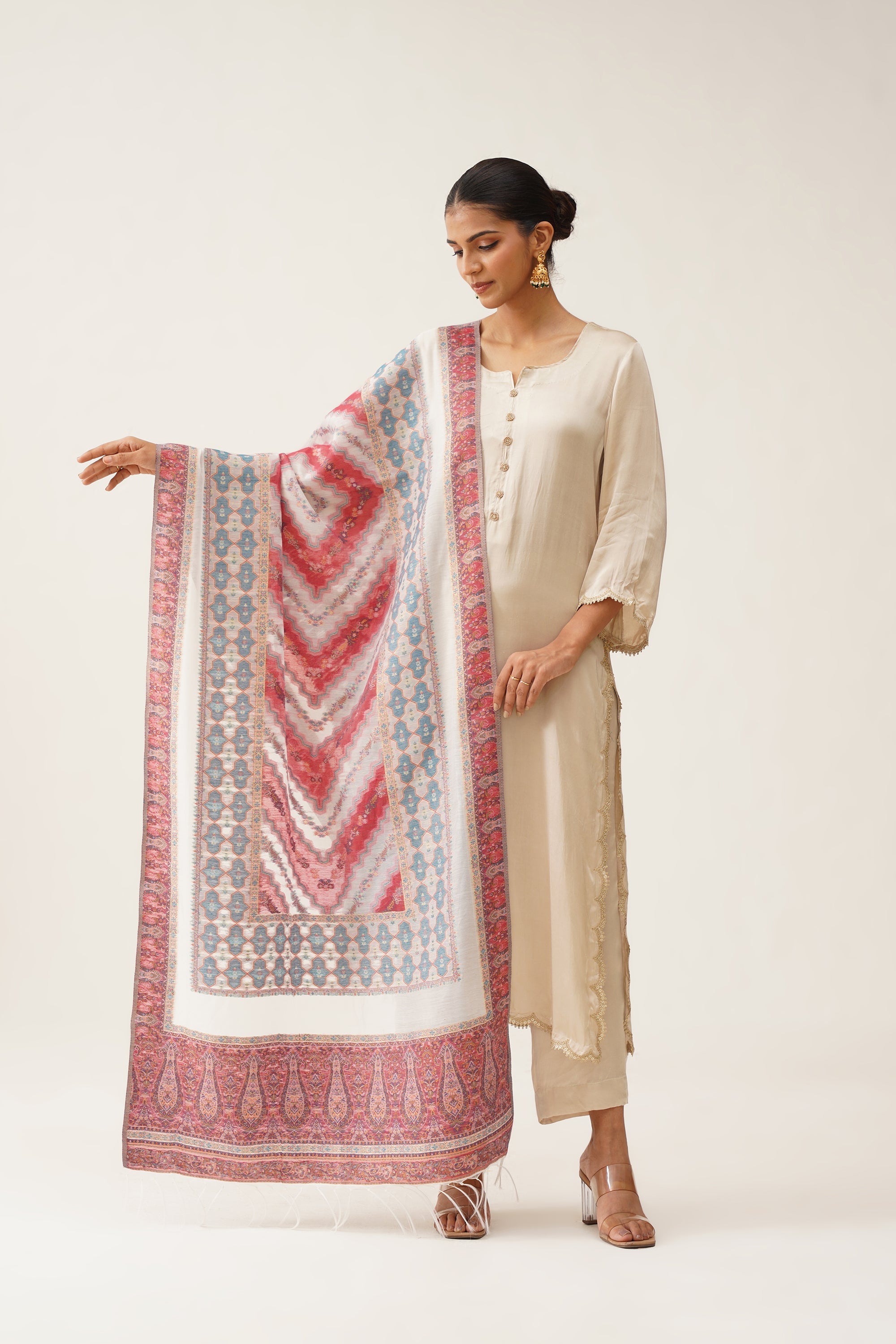 Mallika Kaani Dupatta With Tassels - Neetika Chopra