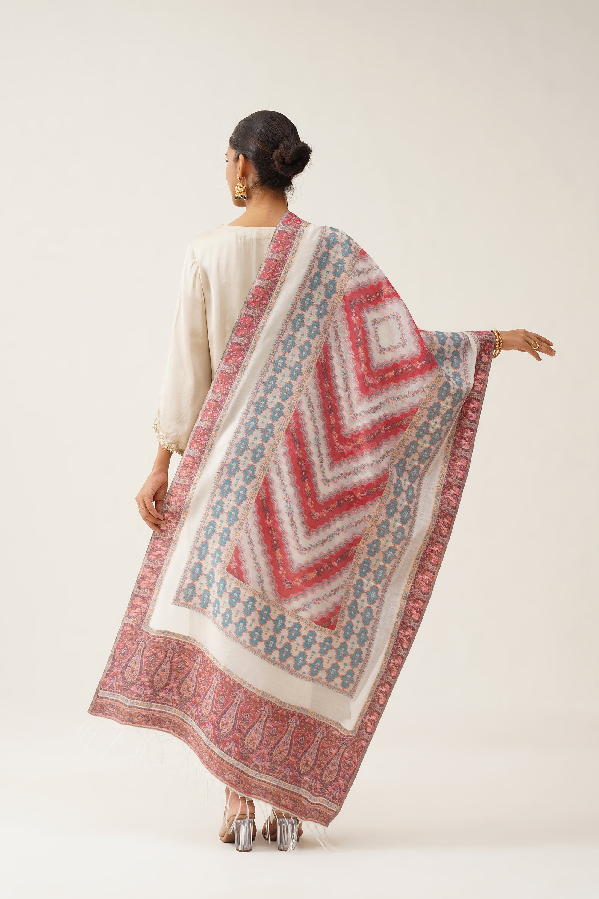 Mallika Kaani Dupatta With Tassels - Neetika Chopra