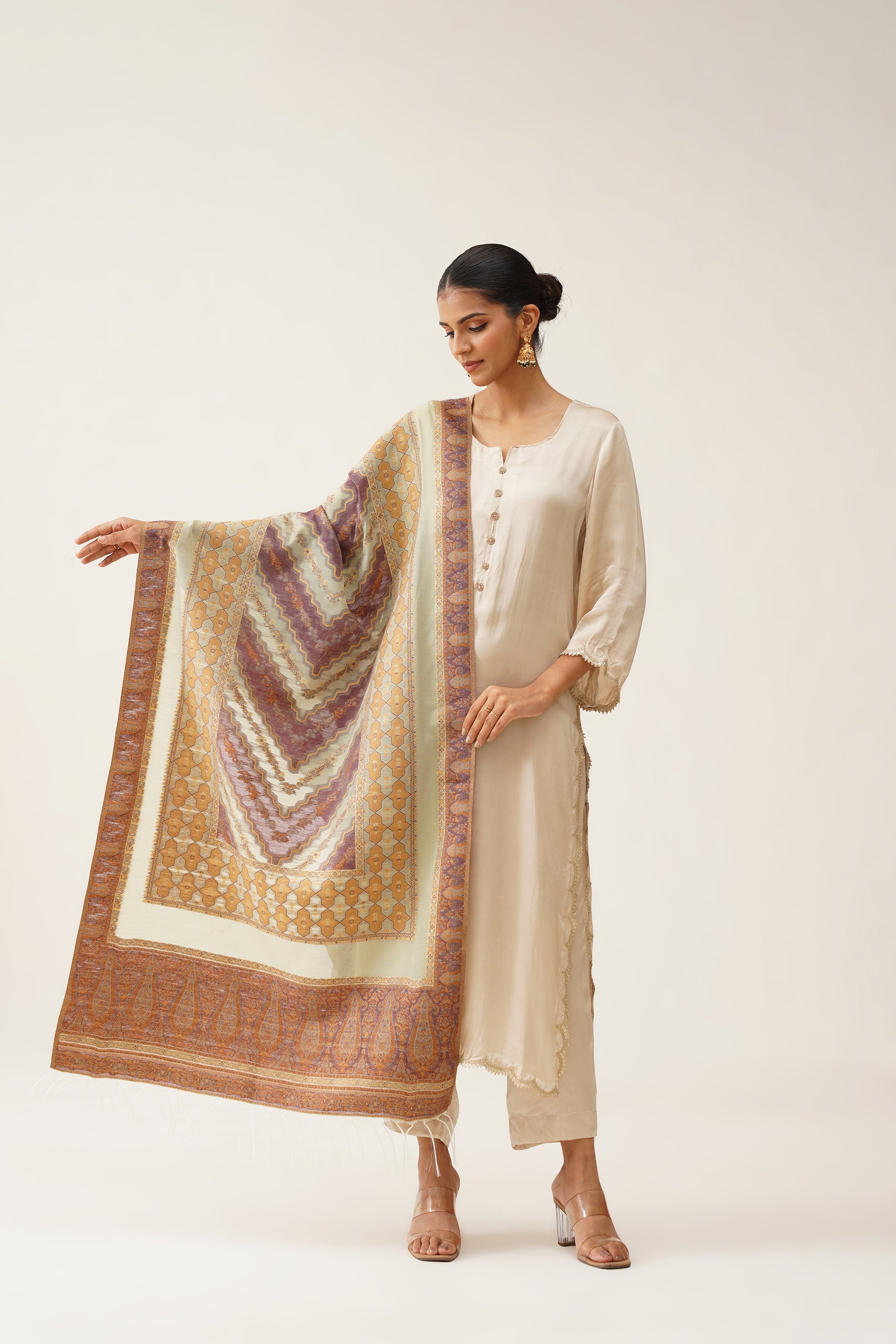 Rekha Kaani Dupatta With Tassels - Neetika Chopra