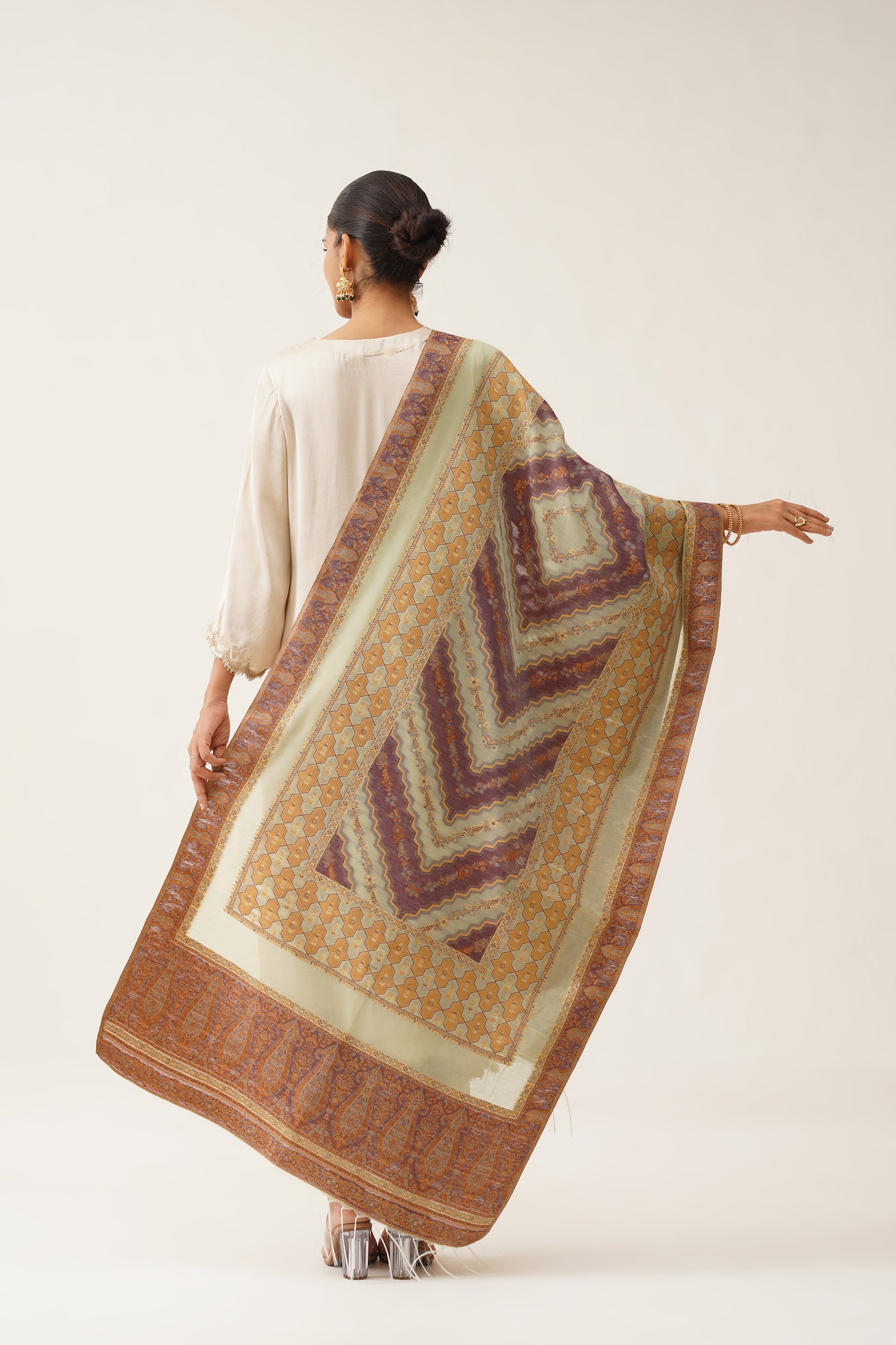 Rekha Kaani Dupatta With Tassels - Neetika Chopra