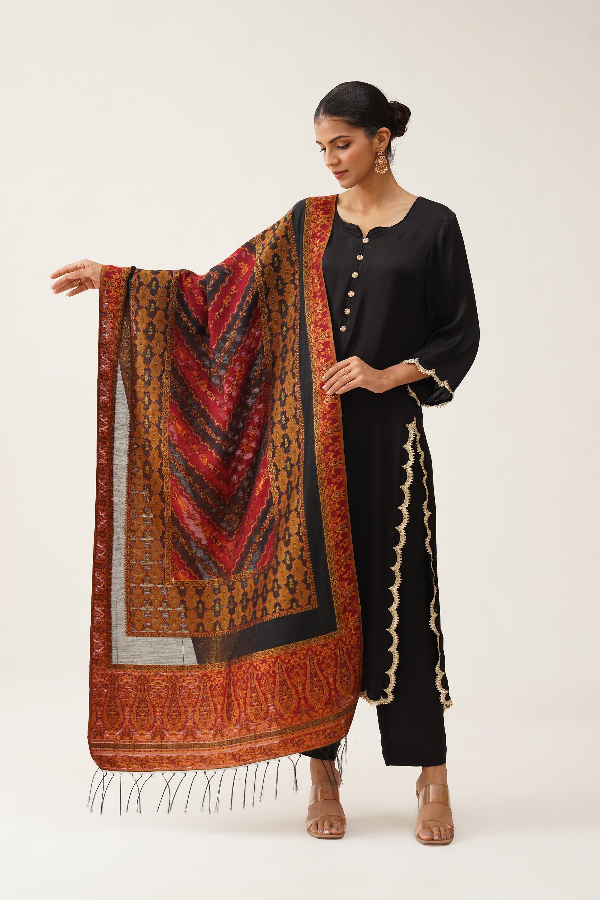 Sukhmani Kaani Dupatta With Tassel - Neetika Chopra