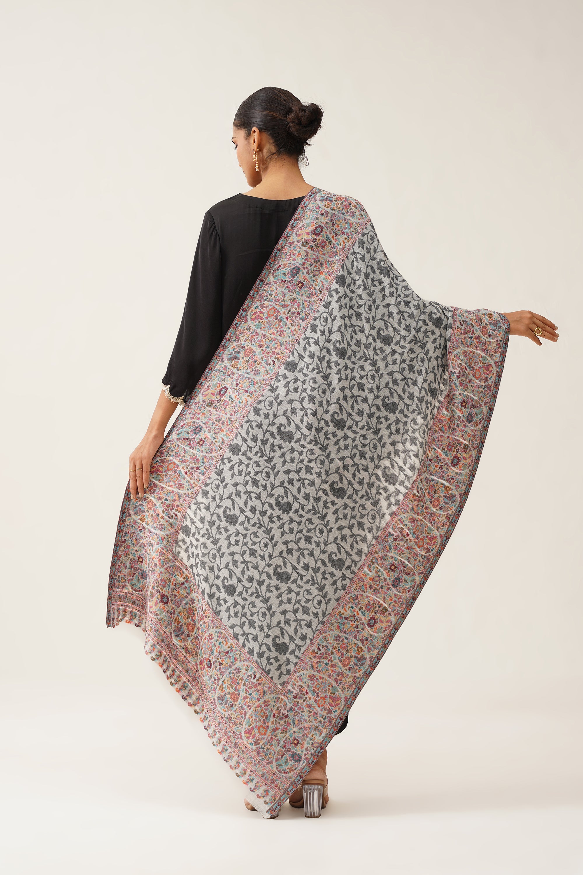 Roha Kaani Woollen Shawl - Neetika Chopra