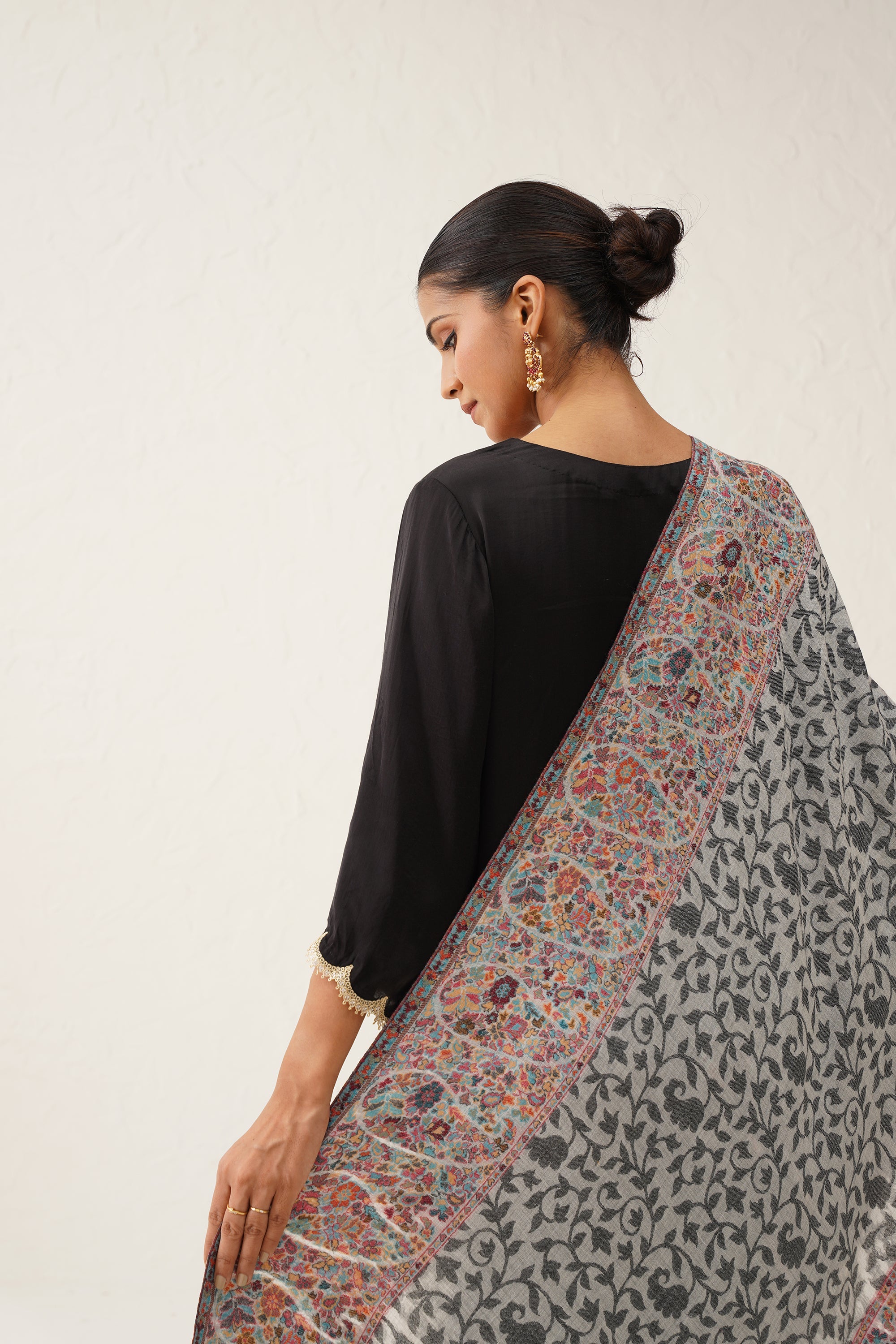 Roha Kaani Woollen Shawl - Neetika Chopra