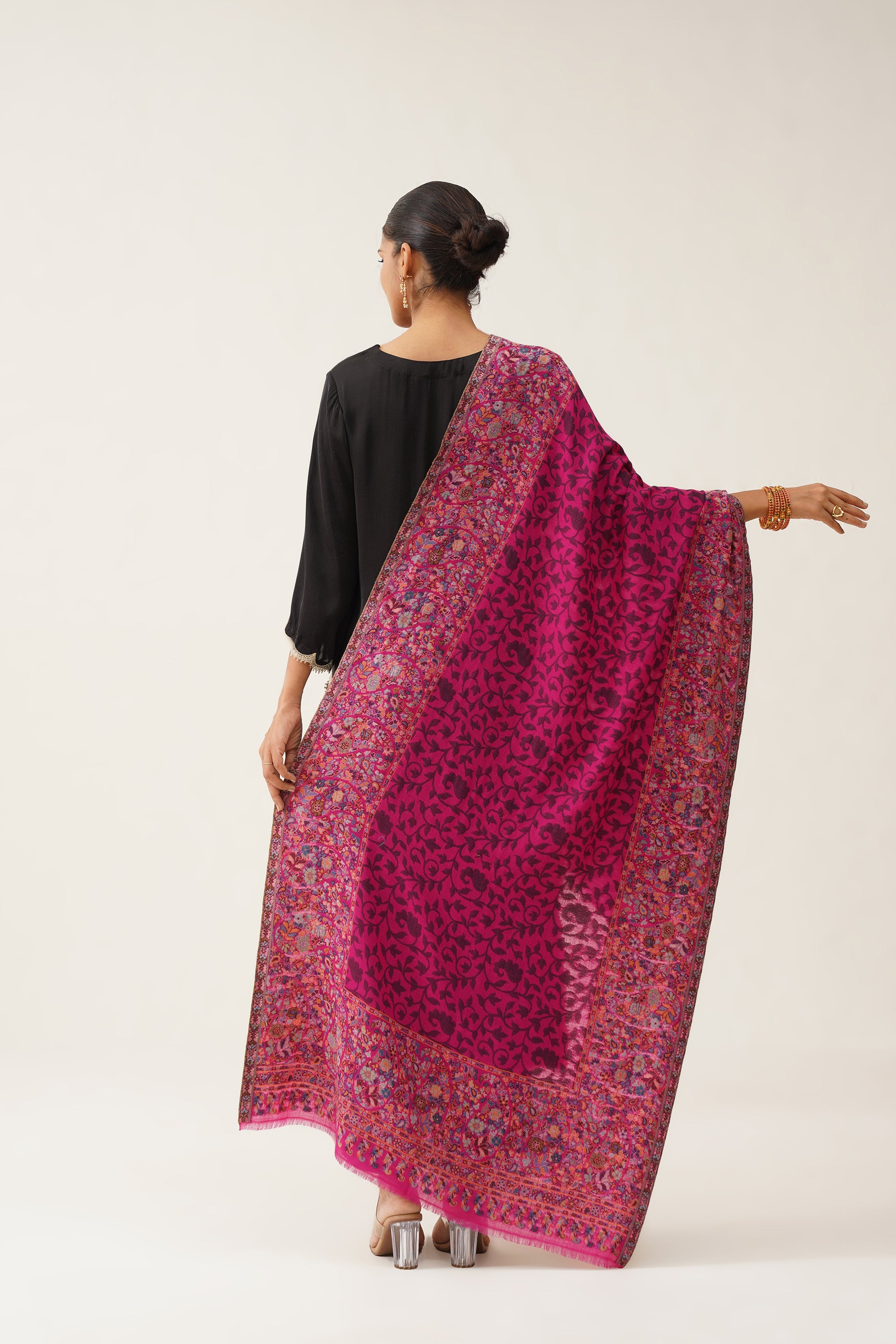 Tarini Kaani Woollen Shawl - Neetika Chopra